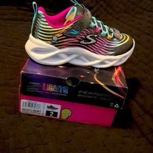 🌟NEW Girls Skechers Mystical Bliss Light up Black Size 2